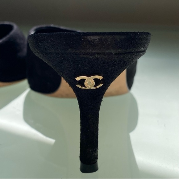 CHANEL Suede Cap Toe Interlocking CC Mules 7.5US - Picture 10 of 17